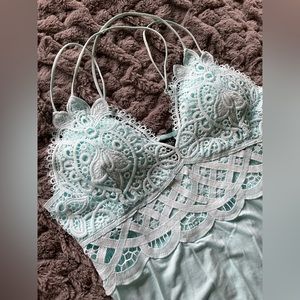 NWOT XL Rue 21 Turquoise Bodysuit with Lace Top